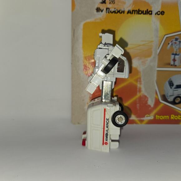 GoBots Rest-Q Ambulance Action Figure 1983 Package Cardback Complete - Picture 5 of 16
